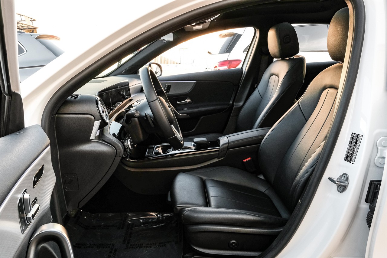 Mercedes-Benz A 220 Vehicle Main Gallery Image 04