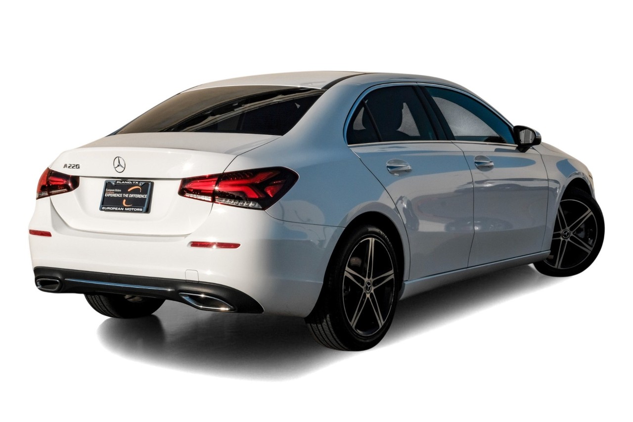 Mercedes-Benz A 220 Vehicle Main Gallery Image 09