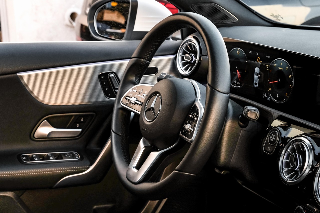 Mercedes-Benz A 220 Vehicle Main Gallery Image 14