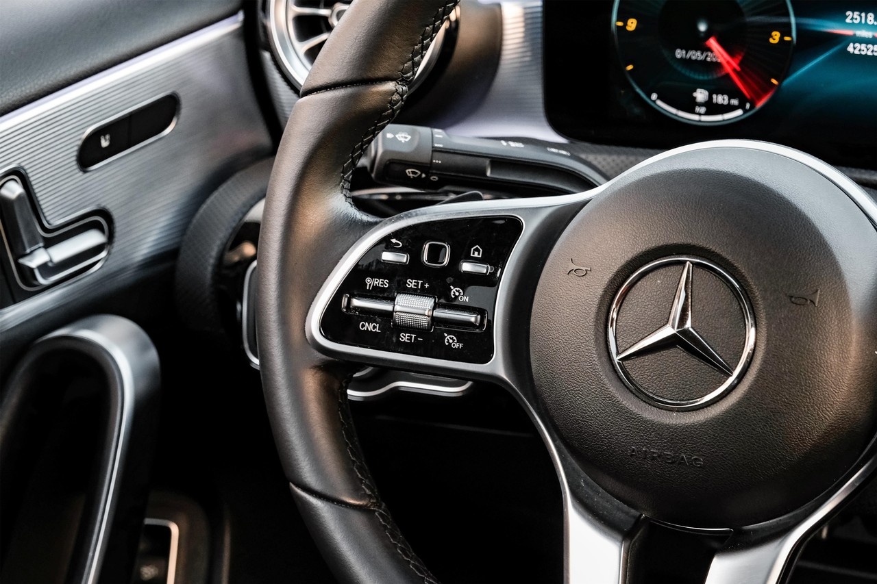 Mercedes-Benz A 220 Vehicle Main Gallery Image 17