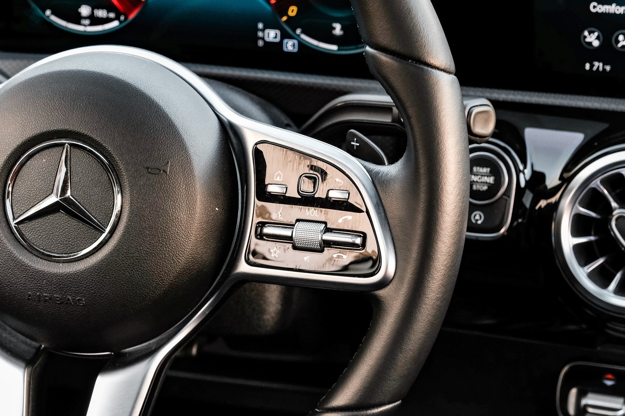 Mercedes-Benz A 220 Vehicle Main Gallery Image 18