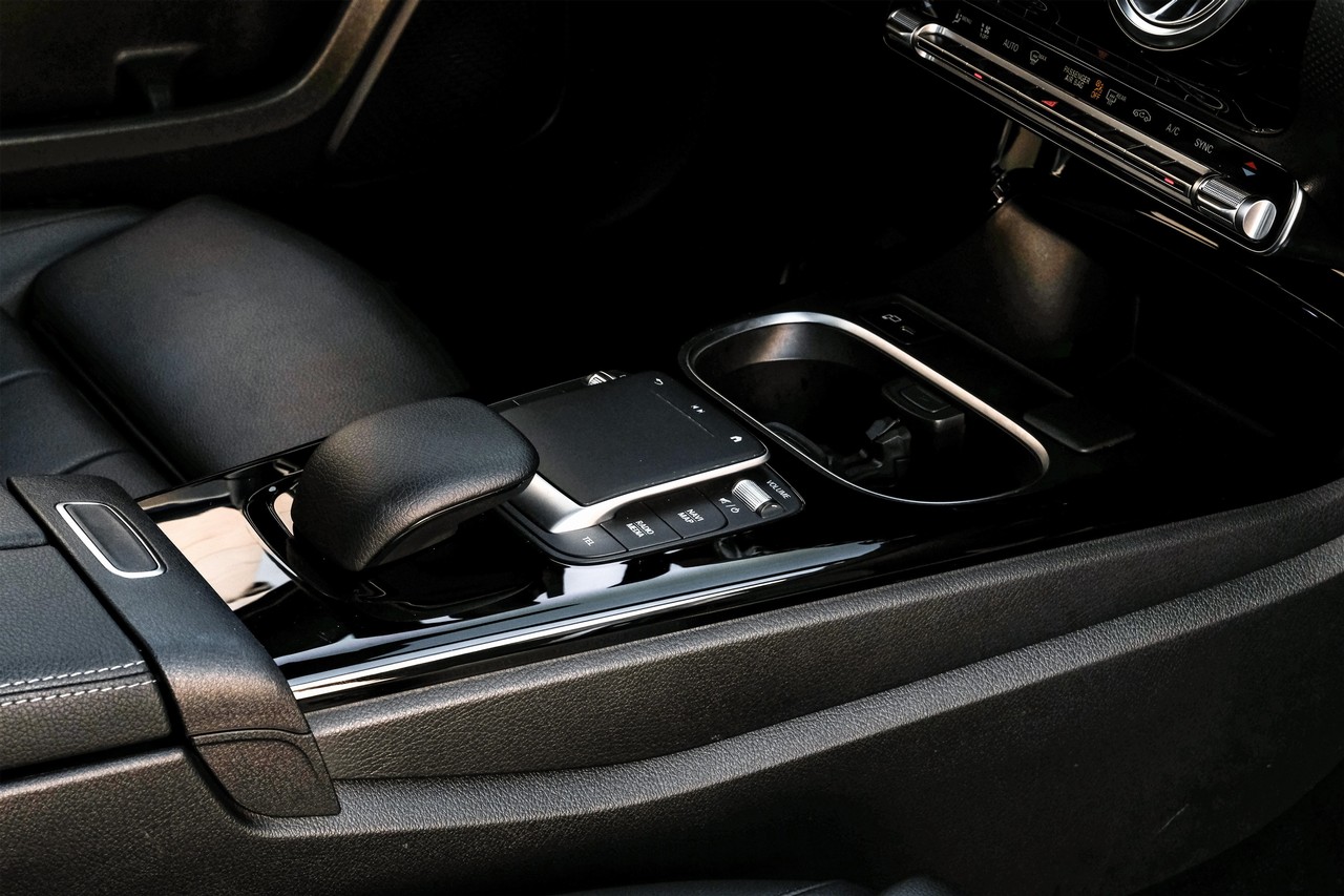 Mercedes-Benz A 220 Vehicle Main Gallery Image 24