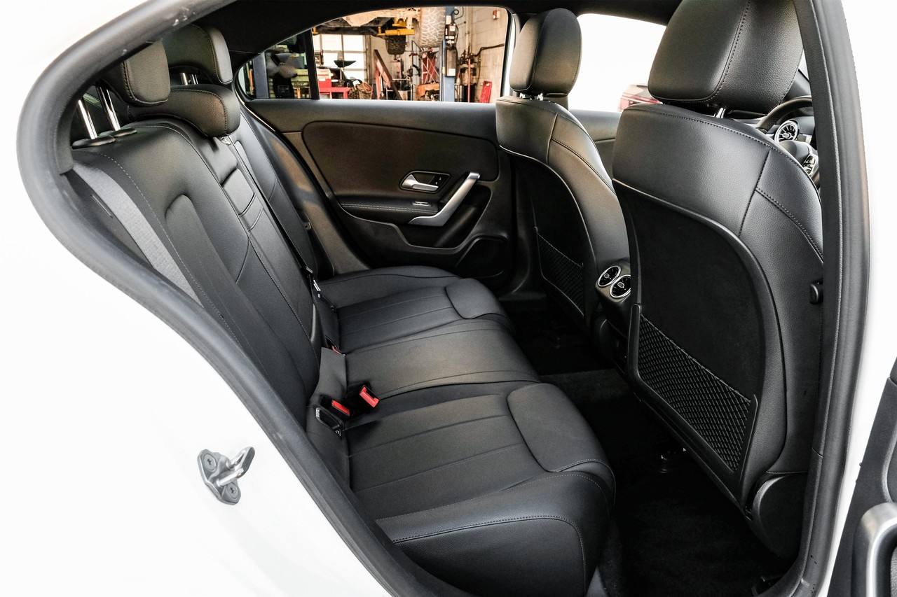 Mercedes-Benz A 220 Vehicle Main Gallery Image 36