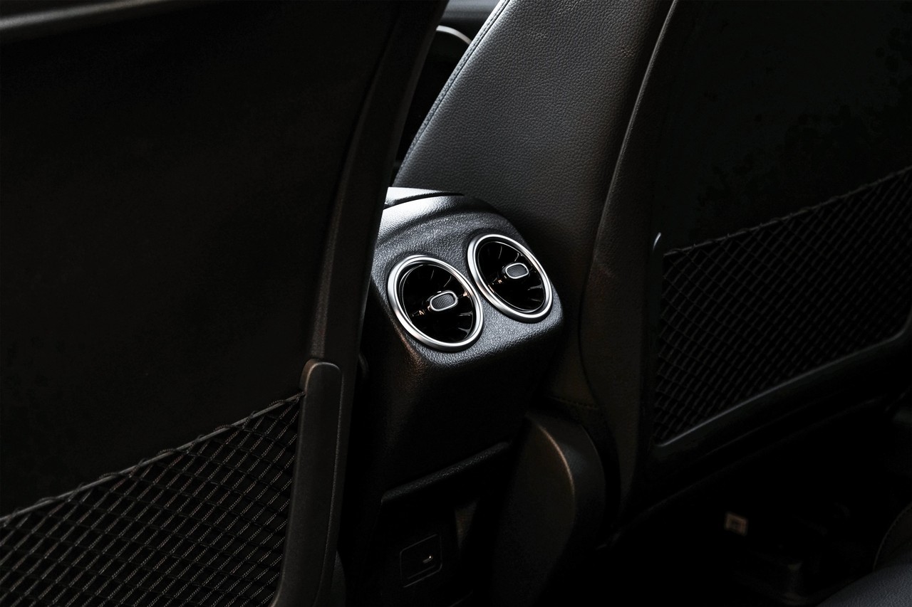 Mercedes-Benz A 220 Vehicle Main Gallery Image 38