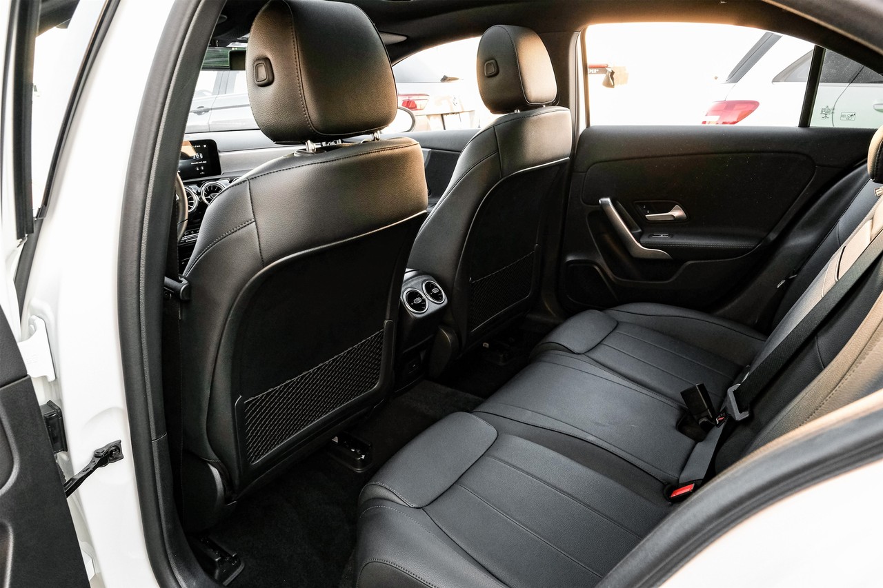 Mercedes-Benz A 220 Vehicle Main Gallery Image 39