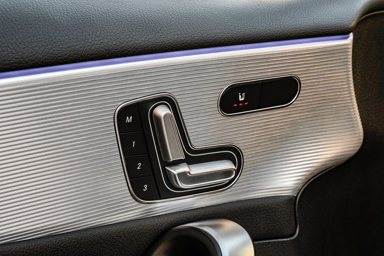 Mercedes-Benz A 220 Vehicle Main Gallery Image 45