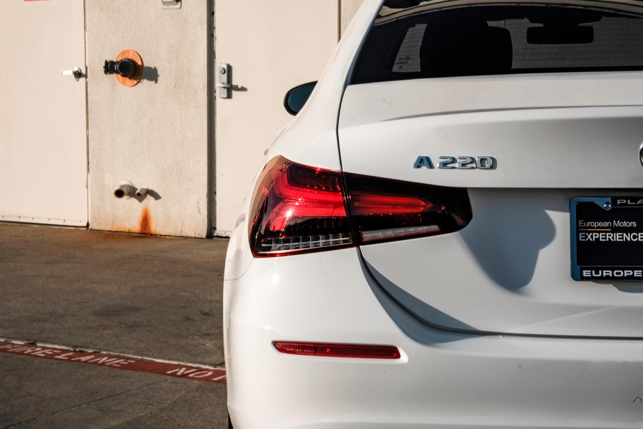 Mercedes-Benz A 220 Vehicle Main Gallery Image 51