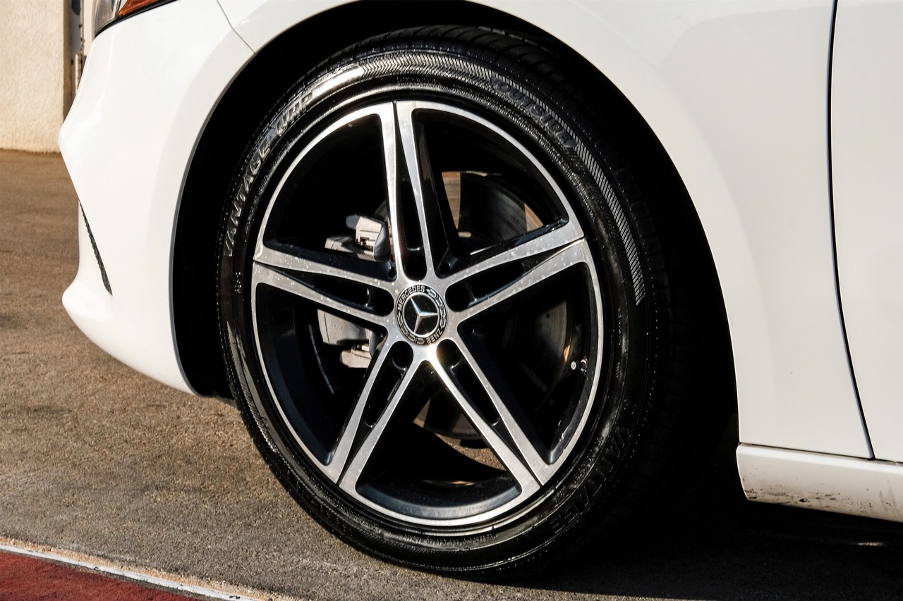 Mercedes-Benz A 220 Vehicle Main Gallery Image 57