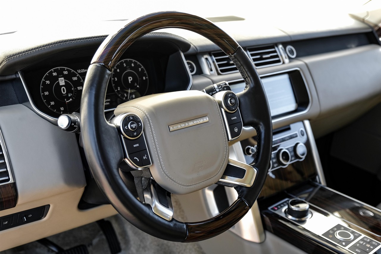 Land Rover Range Rover Vehicle Main Gallery Image 16