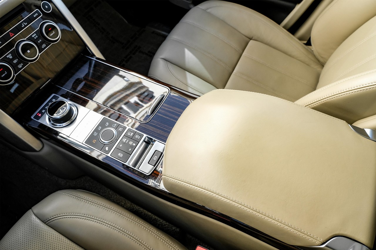 Land Rover Range Rover Vehicle Main Gallery Image 24