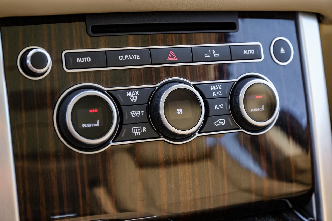 Land Rover Range Rover Vehicle Main Gallery Image 25