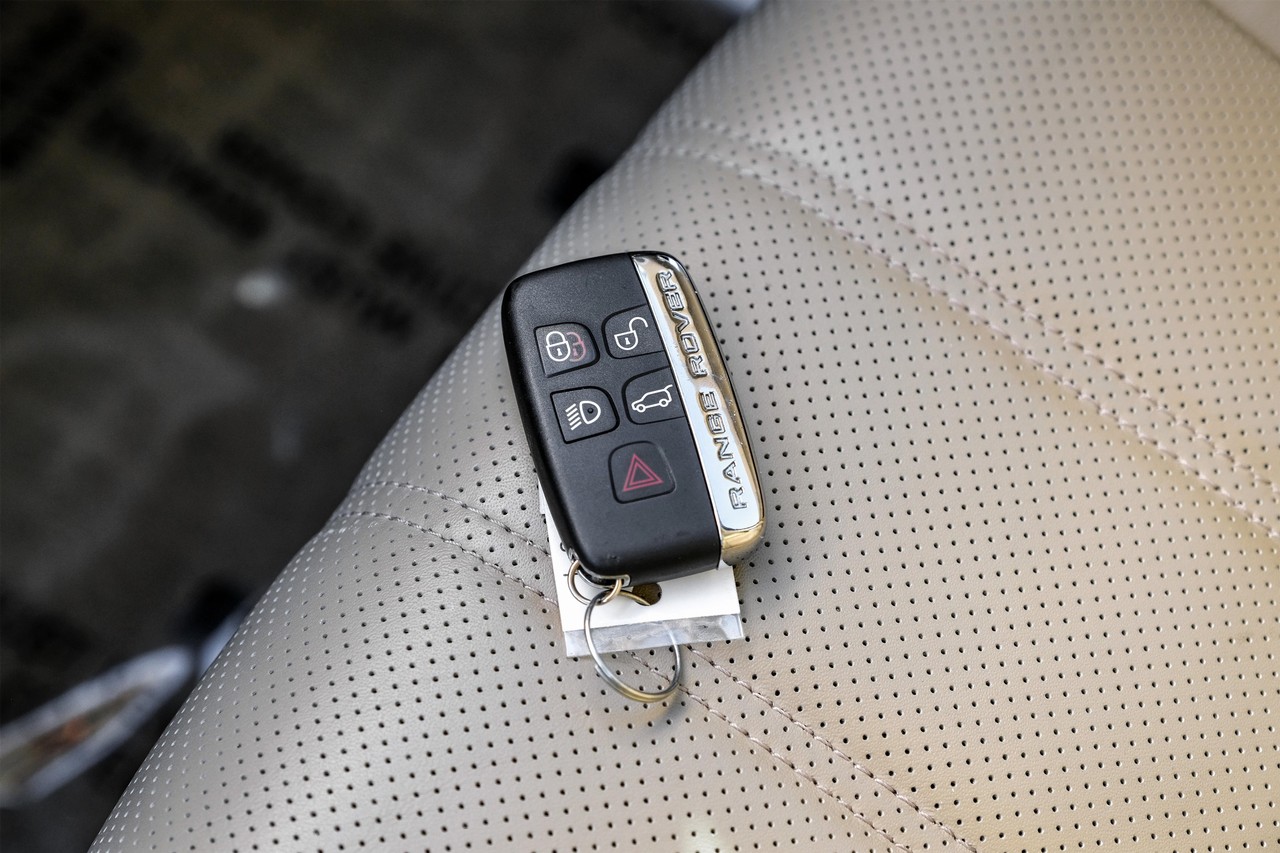 Land Rover Range Rover Vehicle Main Gallery Image 54