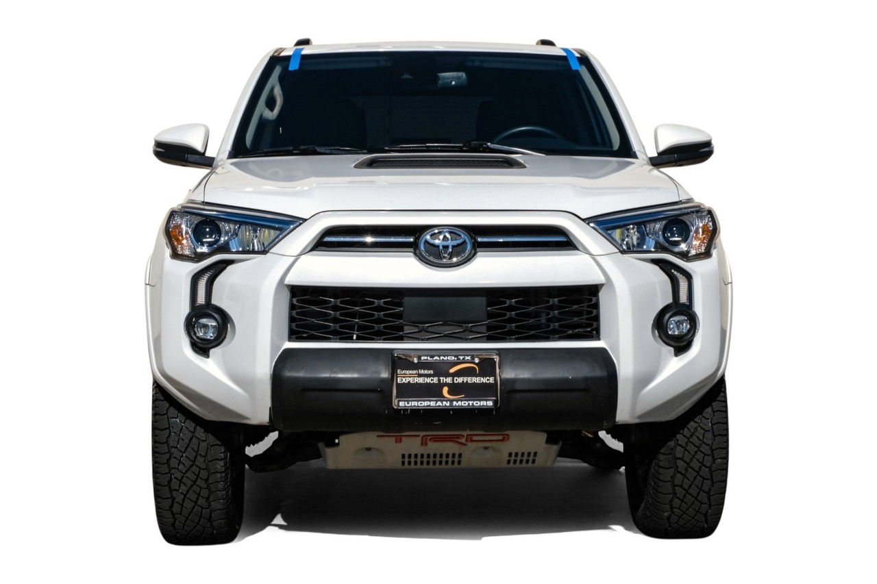 Toyota 4Runner Vehicle Main Gallery Image 05