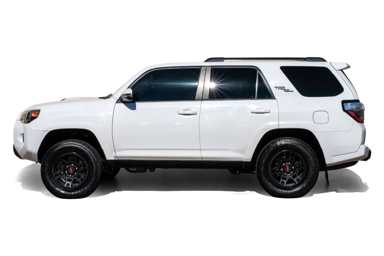 Toyota 4Runner Vehicle Main Gallery Image 11