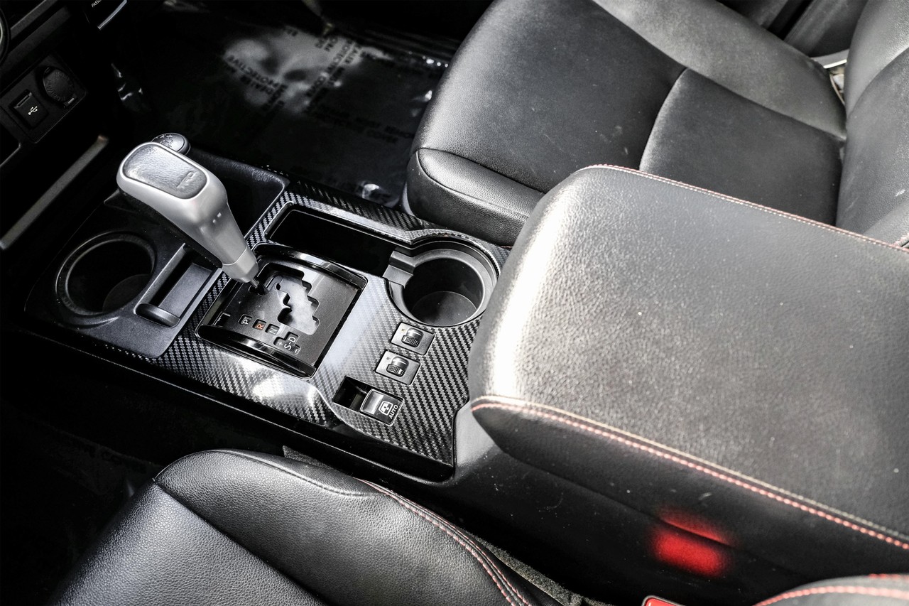 Toyota 4Runner Vehicle Main Gallery Image 23