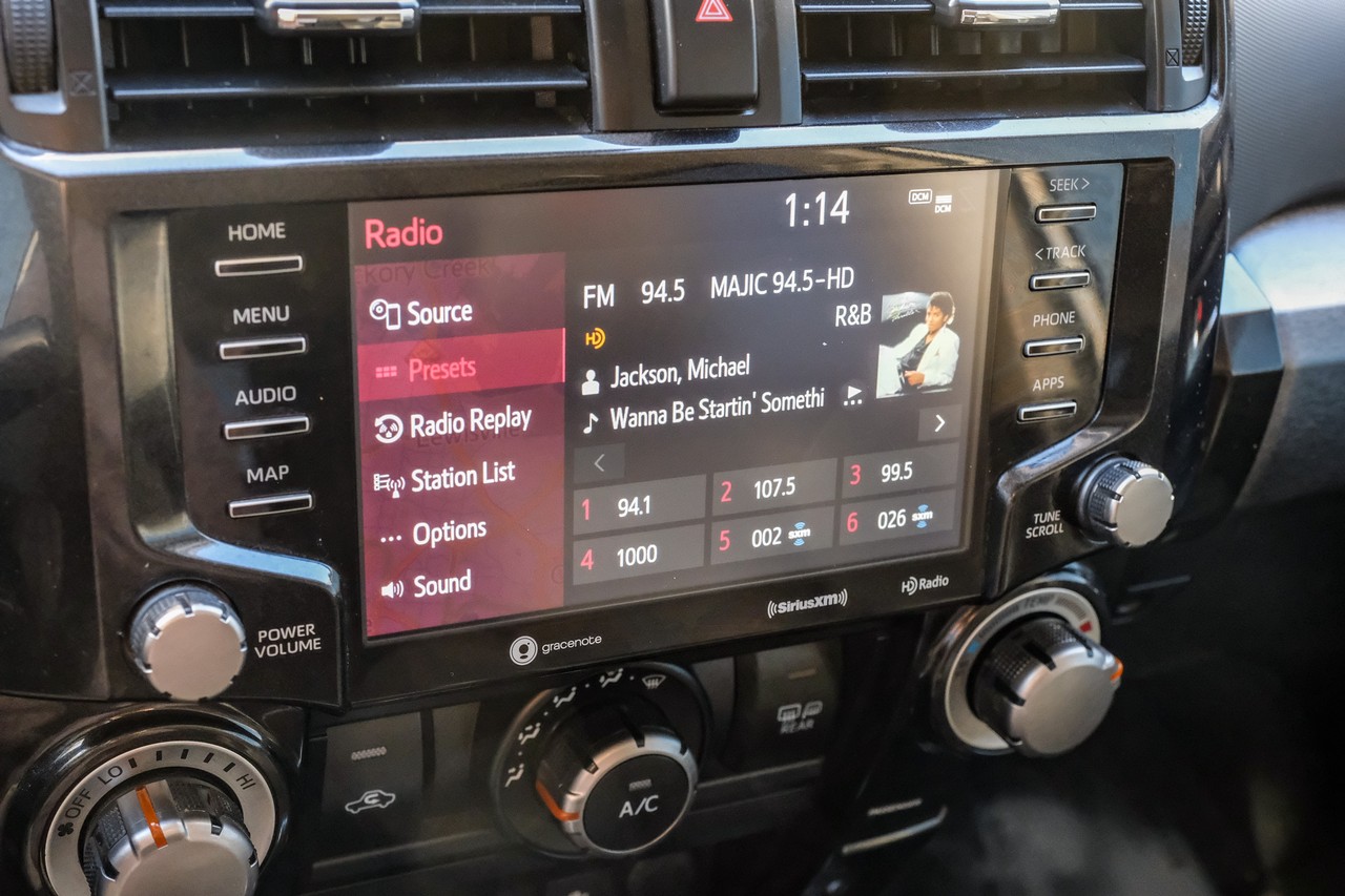 Toyota 4Runner Vehicle Main Gallery Image 28