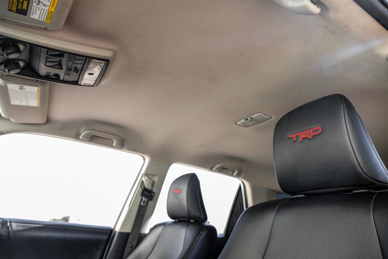 Toyota 4Runner Vehicle Main Gallery Image 29