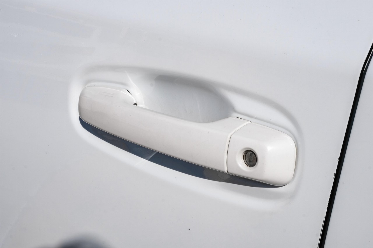 Toyota 4Runner Vehicle Main Gallery Image 37