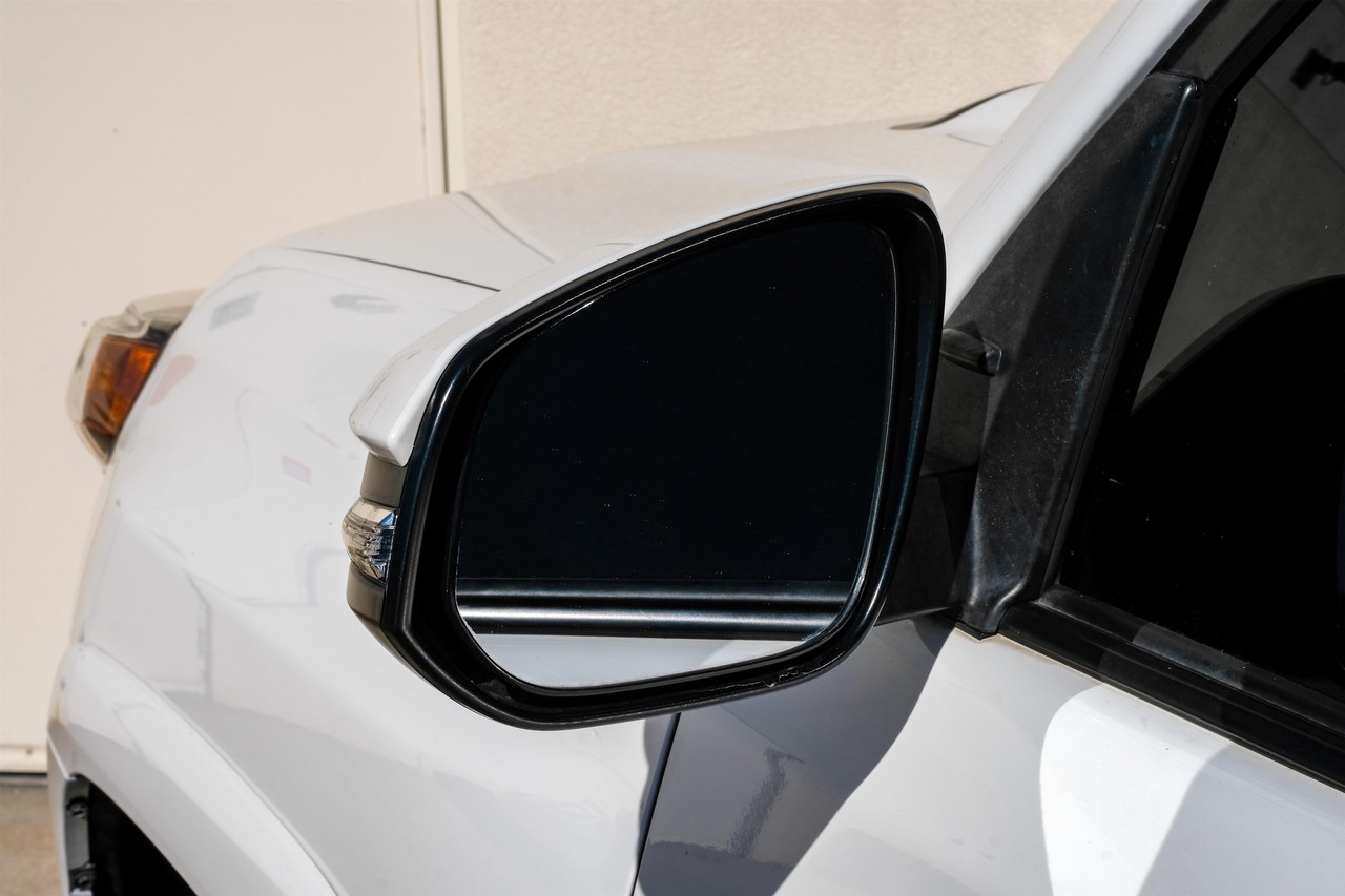 Toyota 4Runner Vehicle Main Gallery Image 38