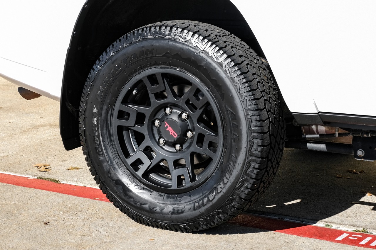 Toyota 4Runner Vehicle Main Gallery Image 48