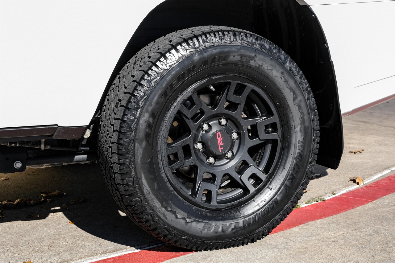 Toyota 4Runner Vehicle Main Gallery Image 51