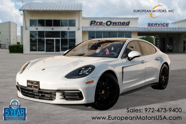 2018 Porsche Panamera Standard's photo