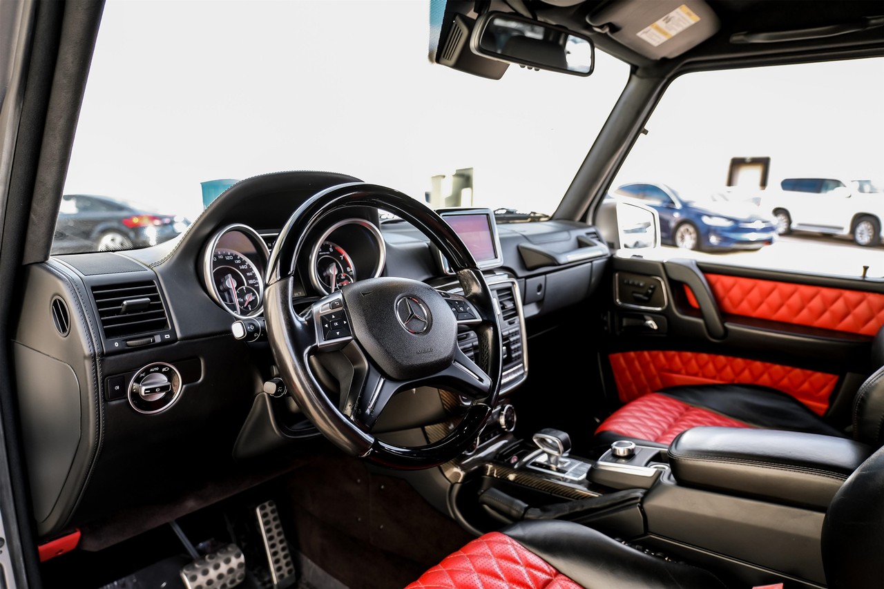 Mercedes-Benz G 63 AMG Vehicle Main Gallery Image 03