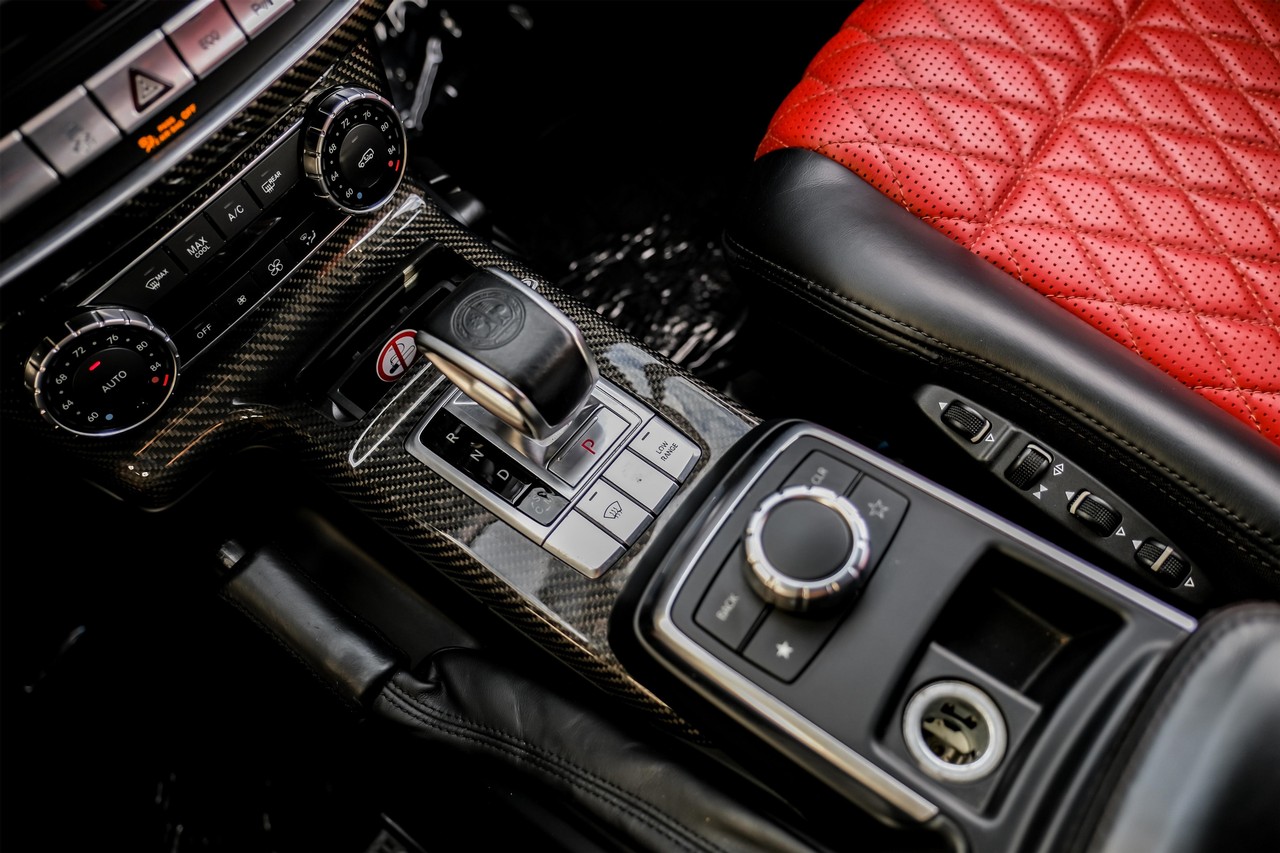 Mercedes-Benz G 63 AMG Vehicle Main Gallery Image 25