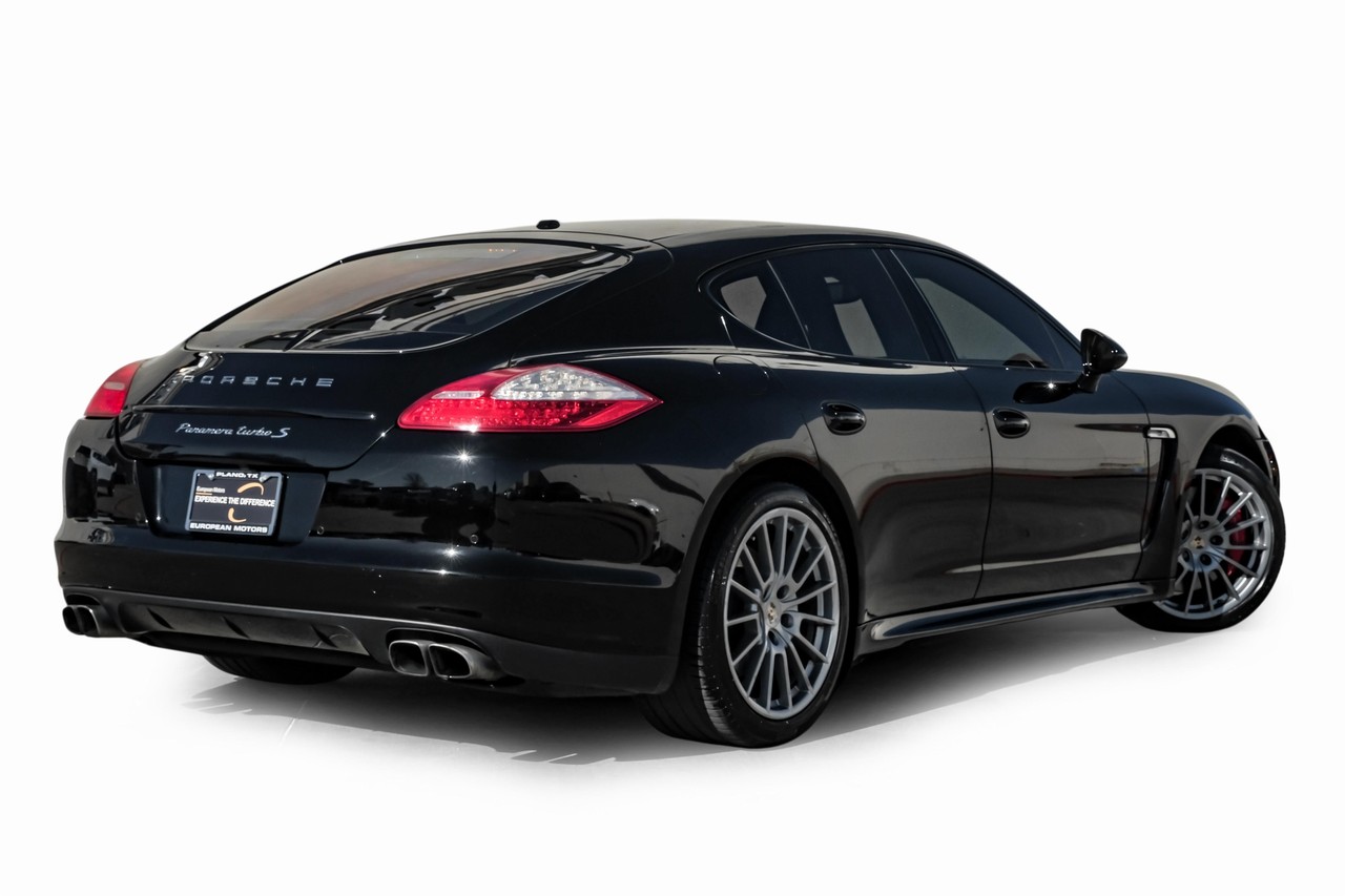 Porsche Panamera Vehicle Main Gallery Image 09