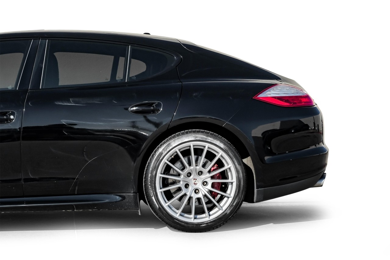Porsche Panamera Vehicle Main Gallery Image 14