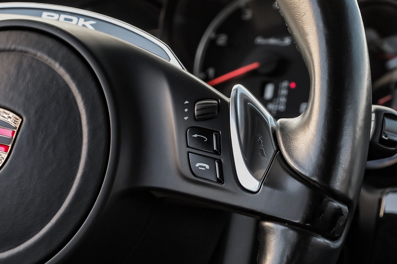 Porsche Panamera Vehicle Main Gallery Image 21