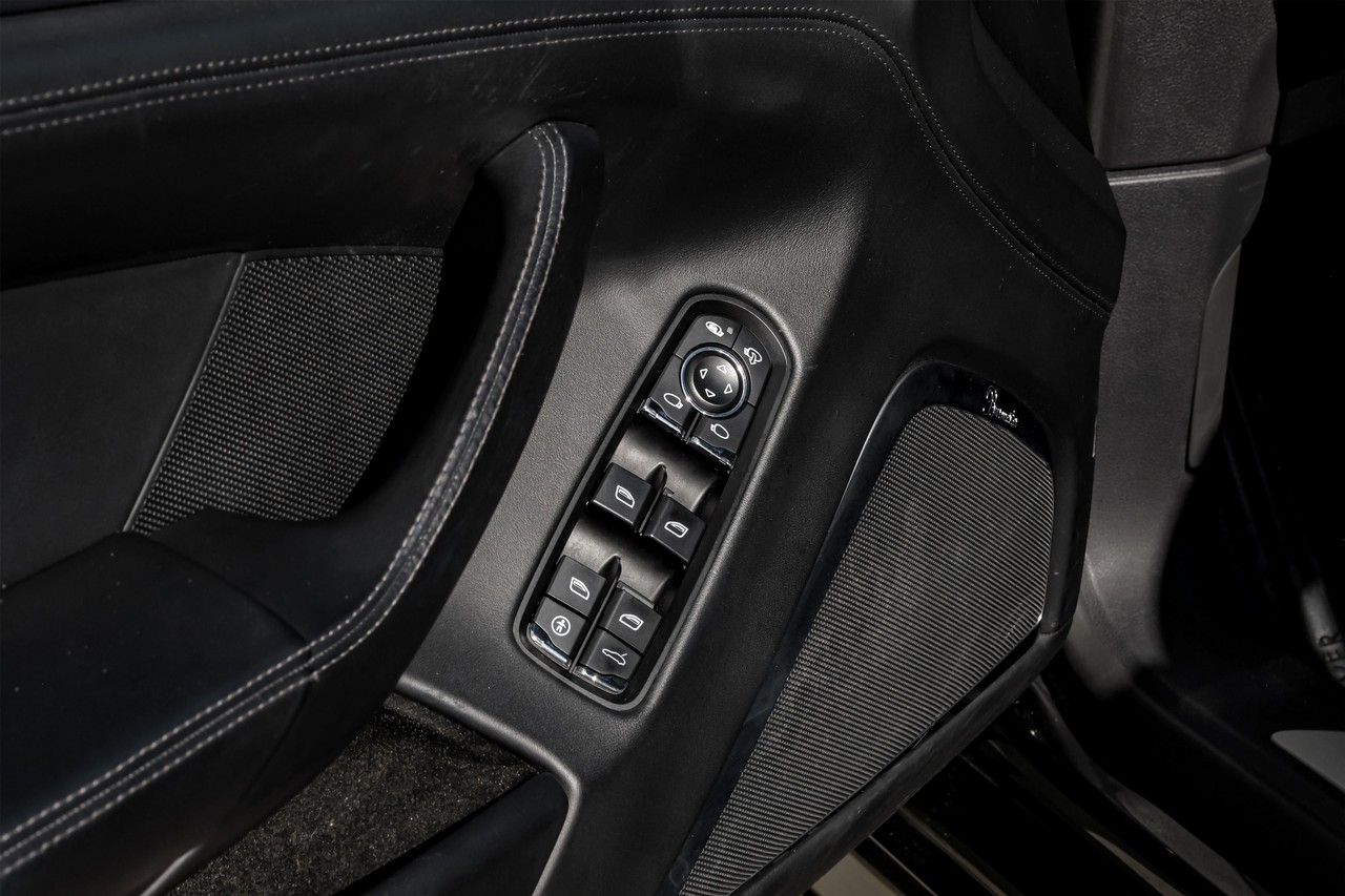 Porsche Panamera Vehicle Main Gallery Image 53