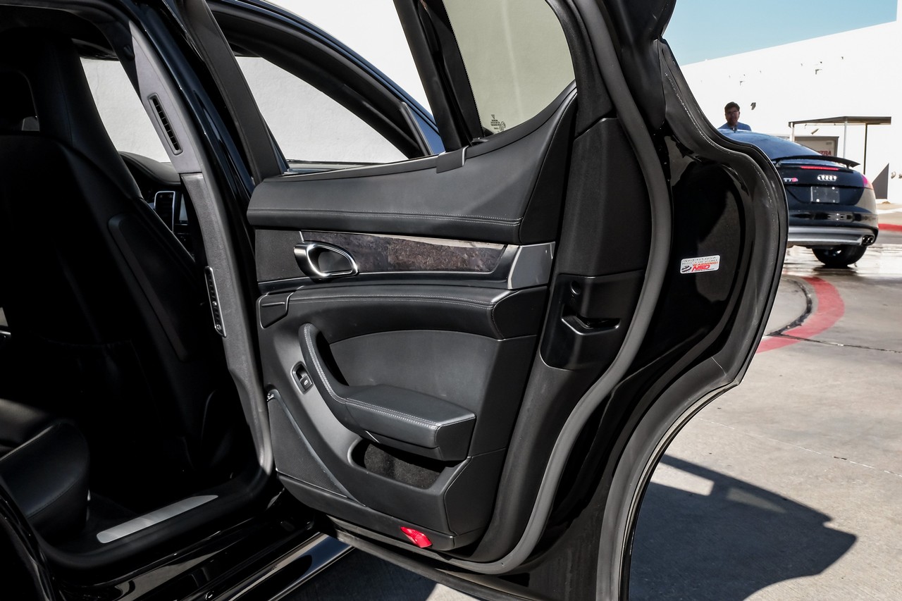 Porsche Panamera Vehicle Main Gallery Image 56