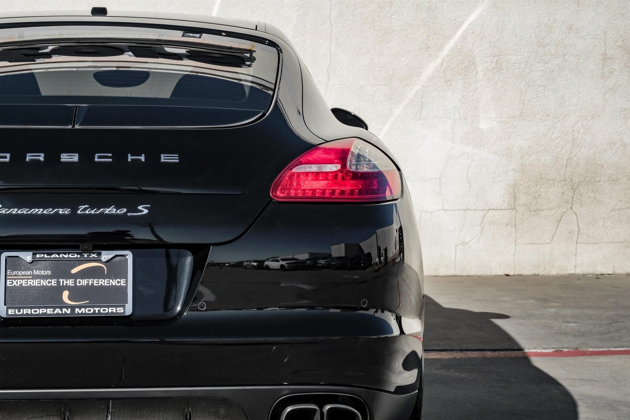 Porsche Panamera Vehicle Main Gallery Image 58