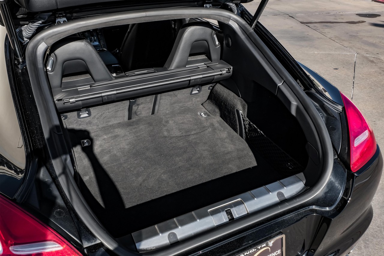 Porsche Panamera Vehicle Main Gallery Image 60