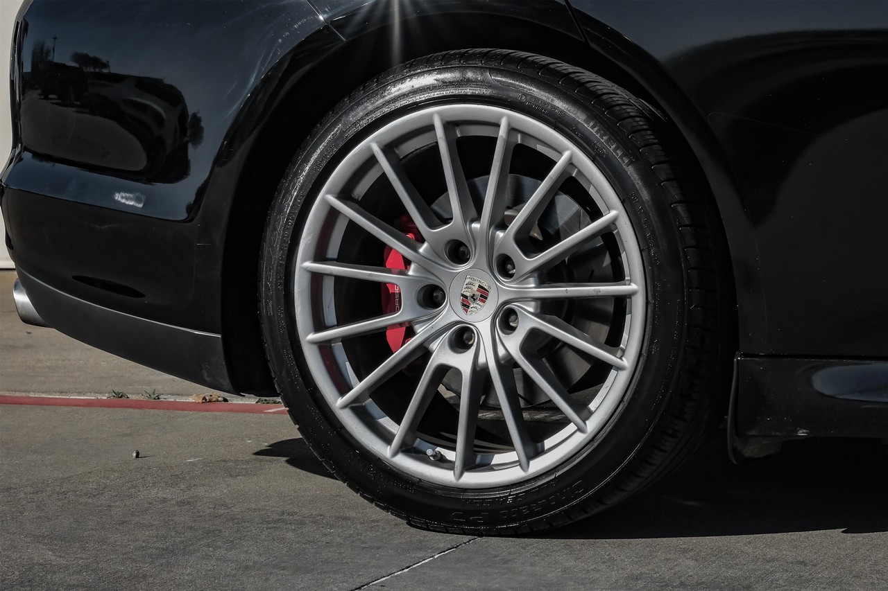 Porsche Panamera Vehicle Main Gallery Image 62