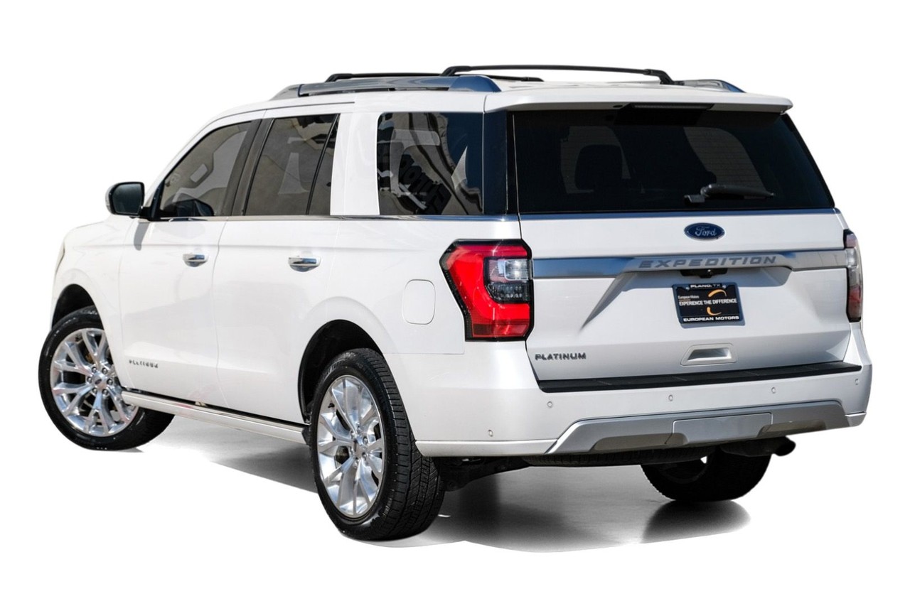 Ford Expedition Vehicle Main Gallery Image 11