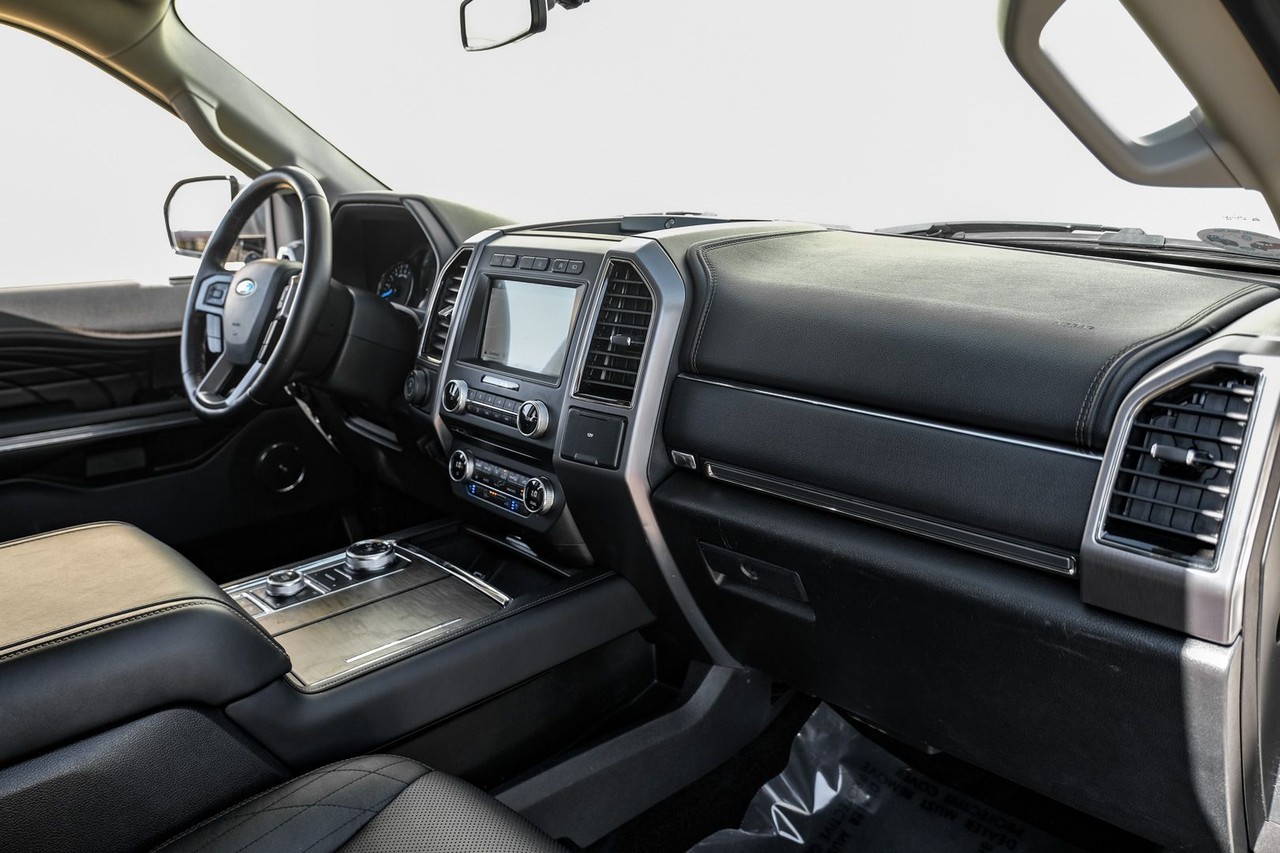 Ford Expedition Vehicle Main Gallery Image 13