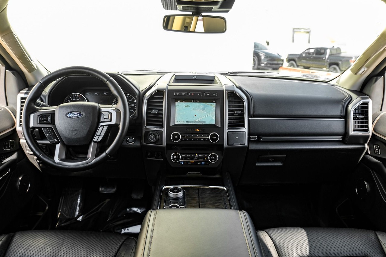 Ford Expedition Vehicle Main Gallery Image 15