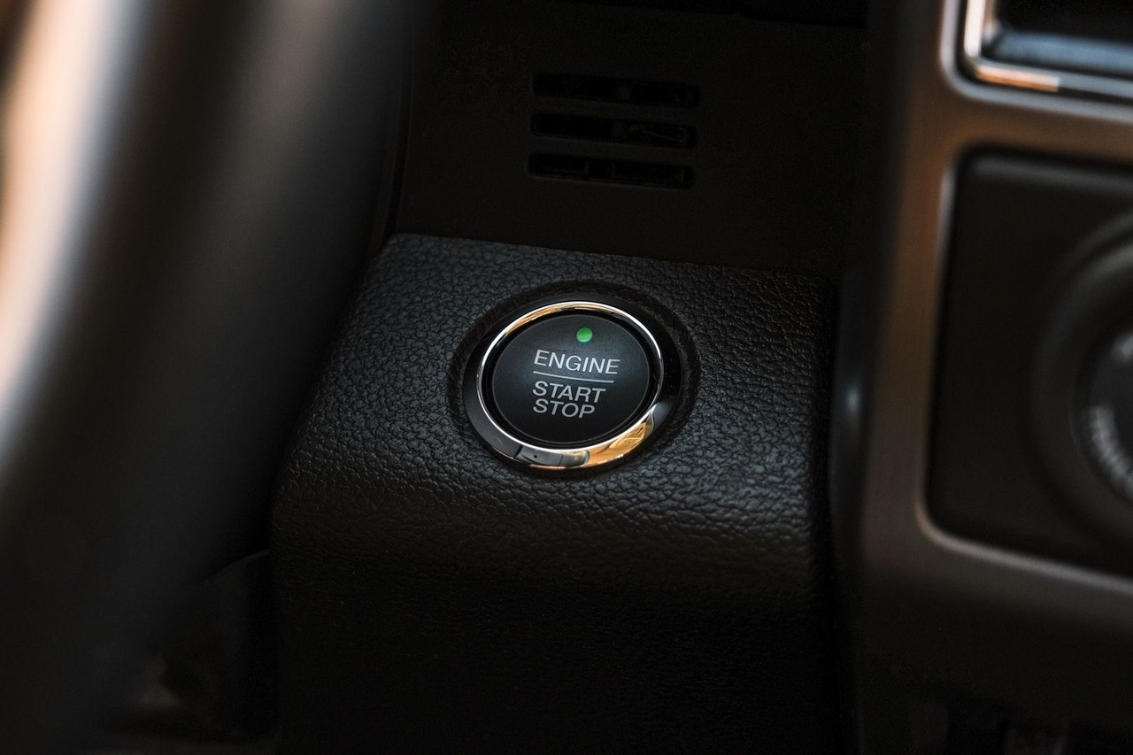 Ford Expedition Vehicle Main Gallery Image 21