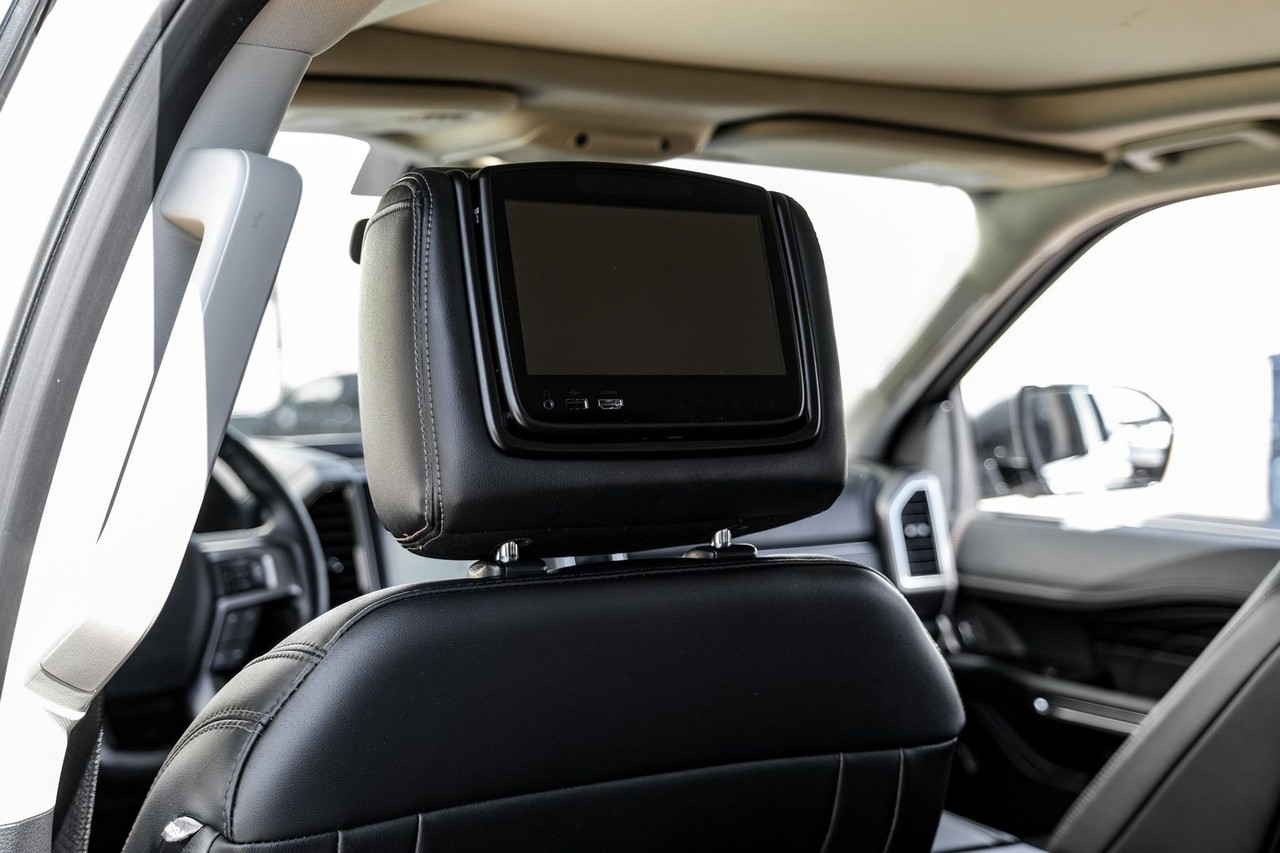 Ford Expedition Vehicle Main Gallery Image 39