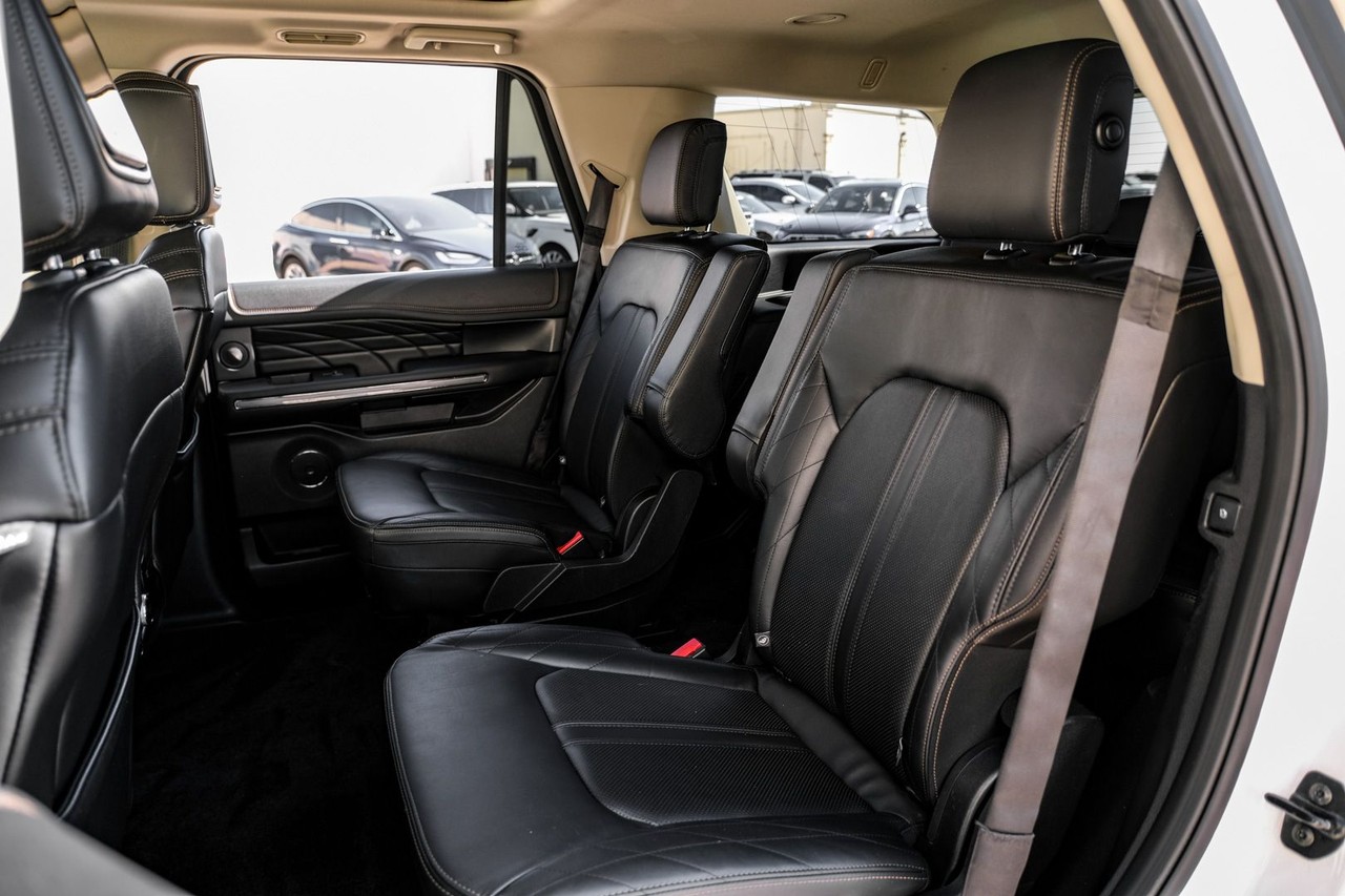 Ford Expedition Vehicle Main Gallery Image 41