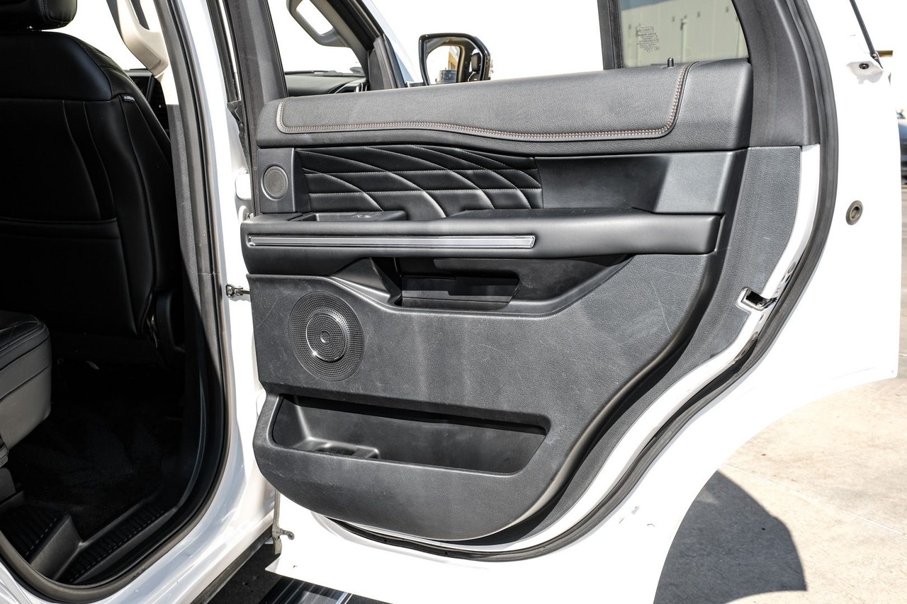 Ford Expedition Vehicle Main Gallery Image 48