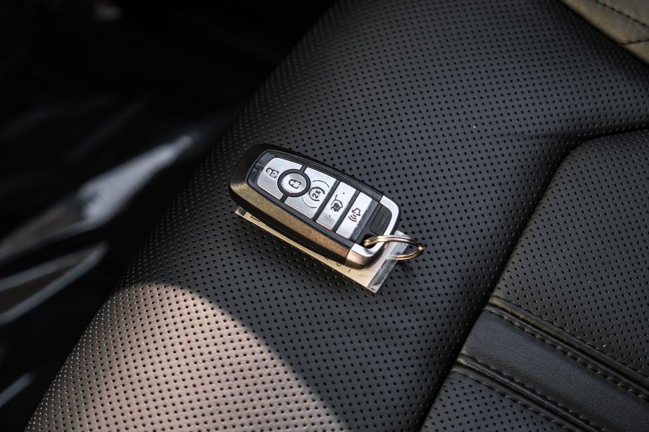 Ford Expedition Vehicle Main Gallery Image 58