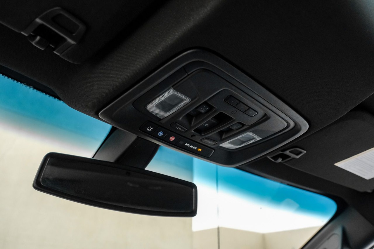 GMC Sierra 1500 Vehicle Main Gallery Image 32