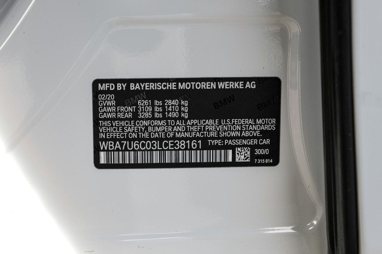 BMW M760i xDrive Vehicle Main Gallery Image 55