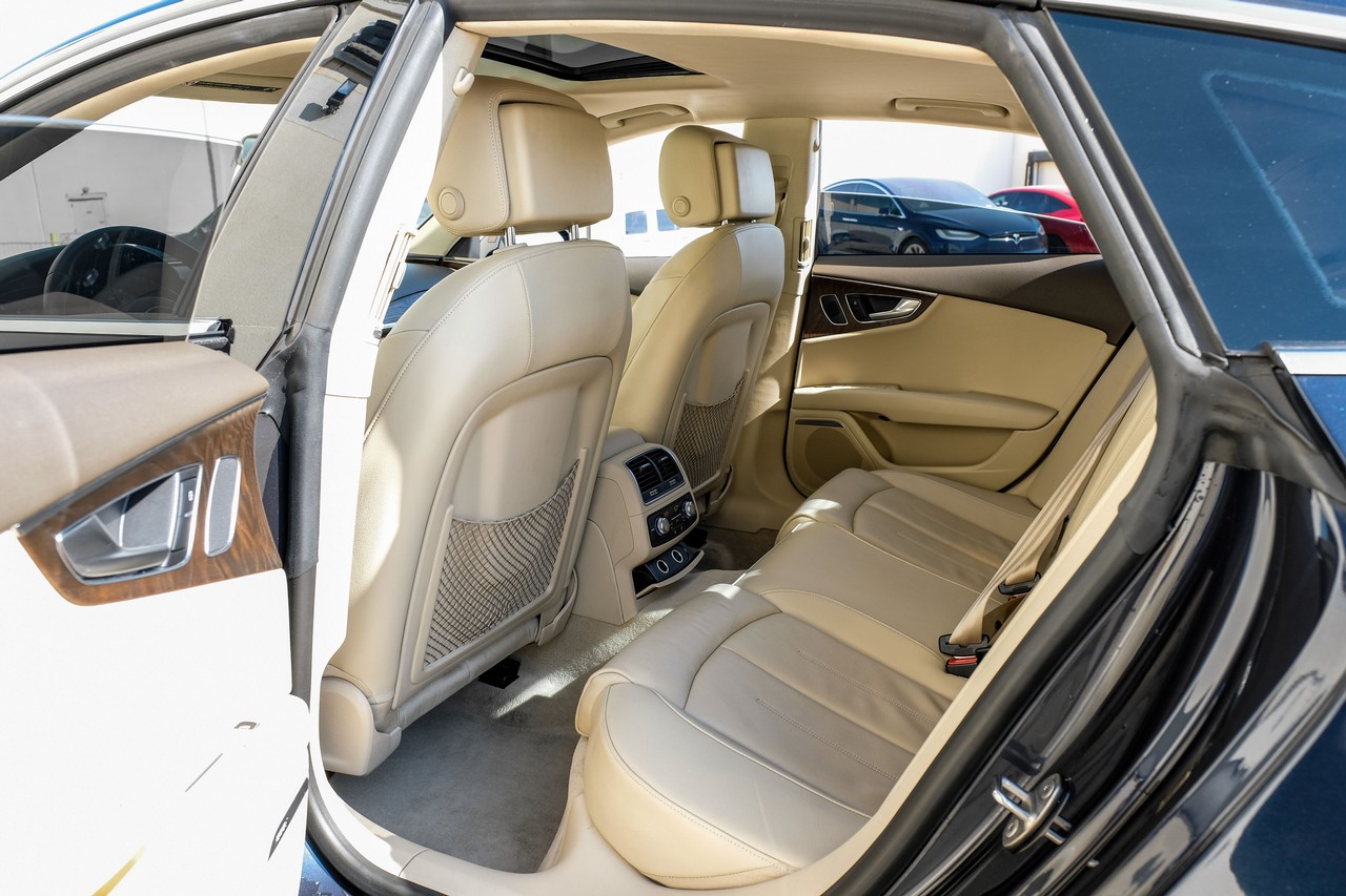 Audi A7 Vehicle Main Gallery Image 35