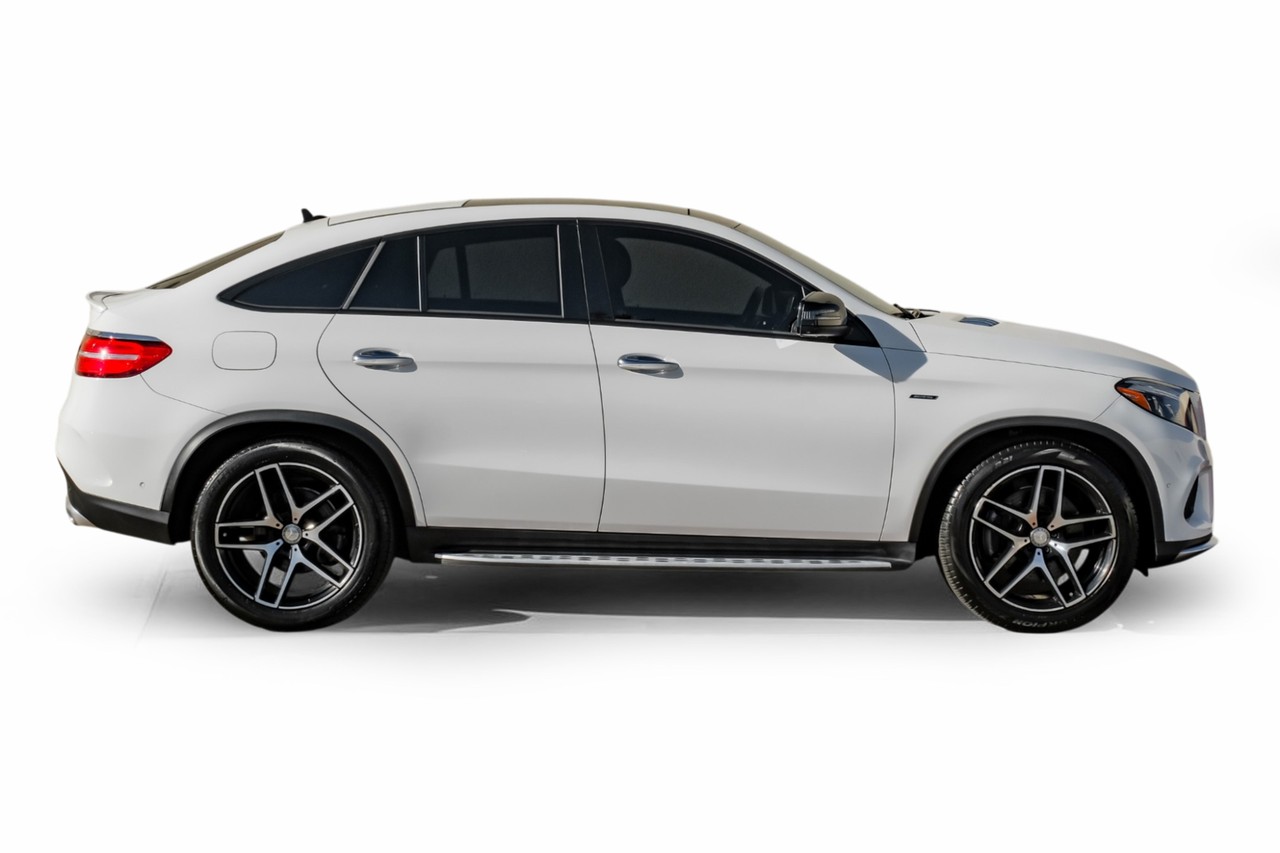 Mercedes-Benz GLE Vehicle Main Gallery Image 08
