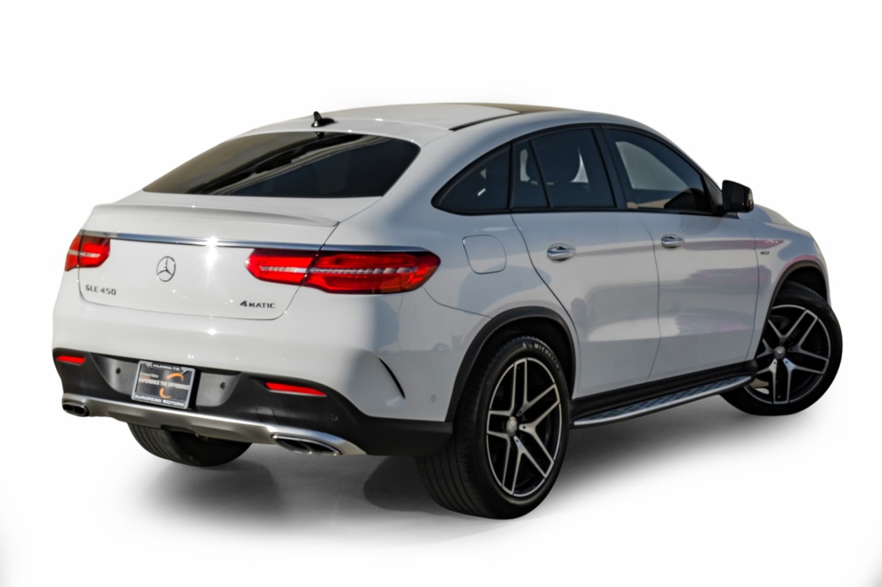Mercedes-Benz GLE Vehicle Main Gallery Image 09
