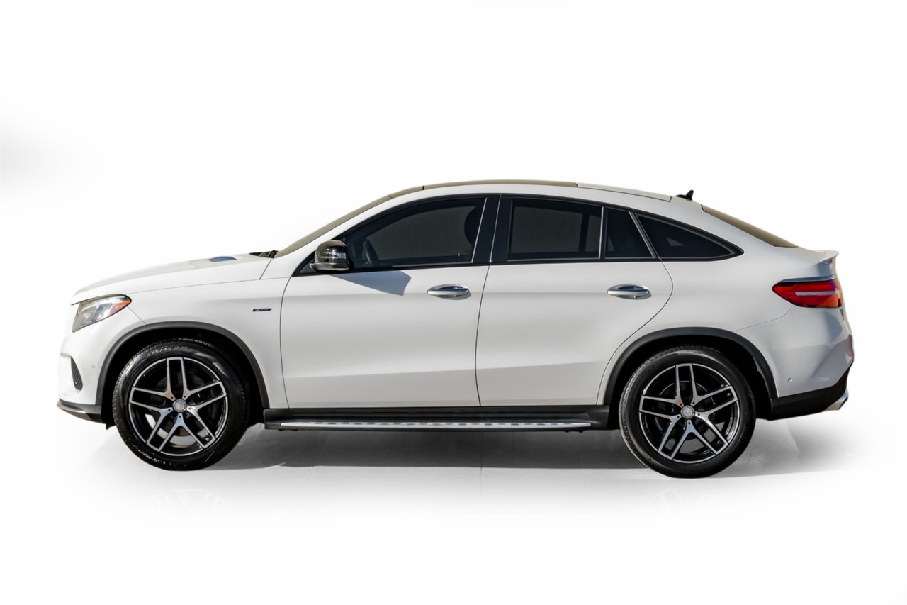 Mercedes-Benz GLE Vehicle Main Gallery Image 12